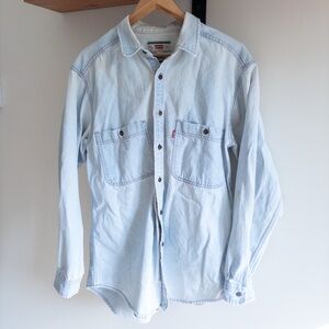 LEVIS Button up Denim Shirt light Blue Large western cowboy vintage